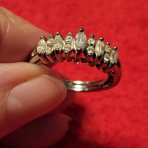 Vintage Avon Elegant Silver Women's Ring with Clear Stones